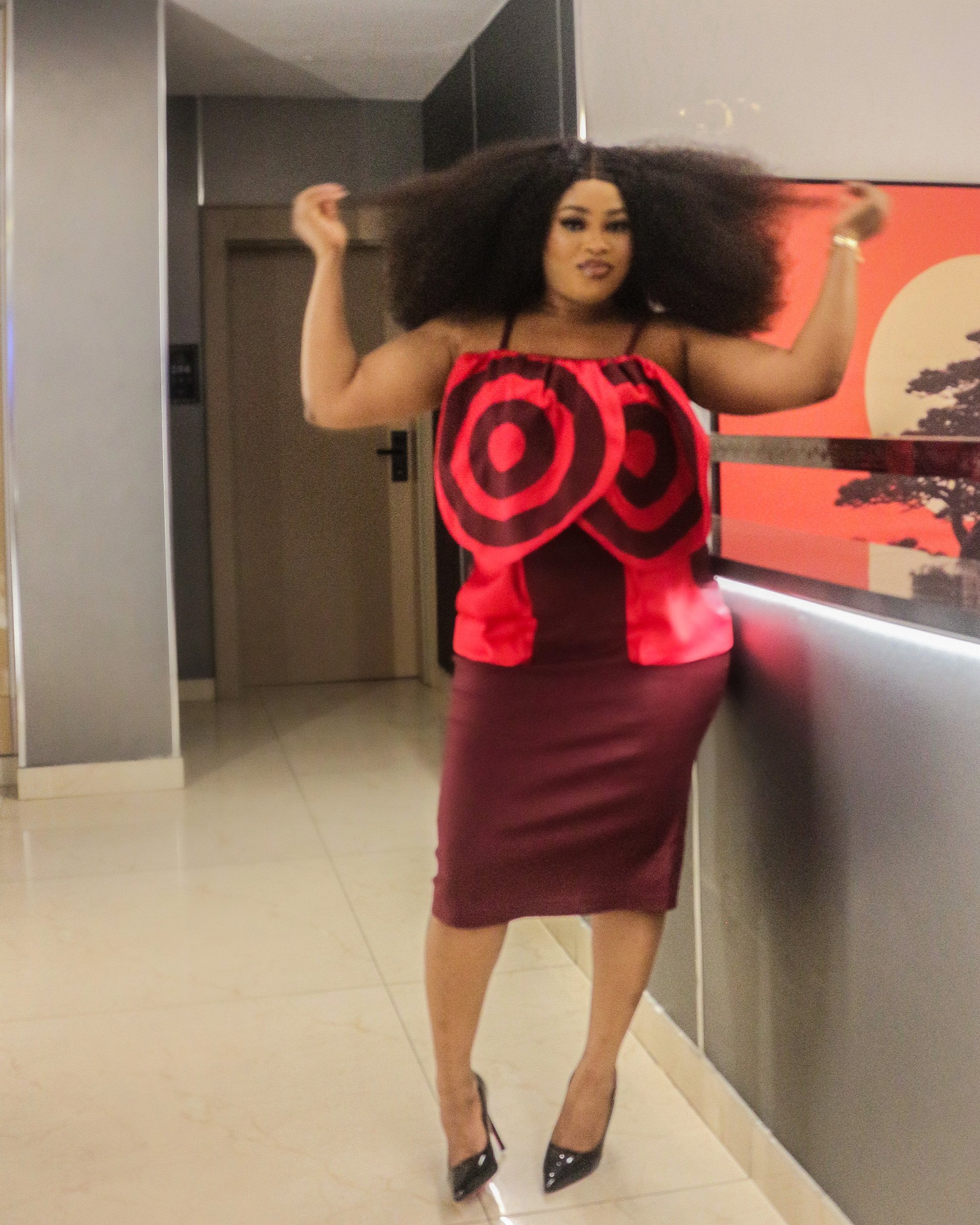 Vee Party Skirt Set - Image 5